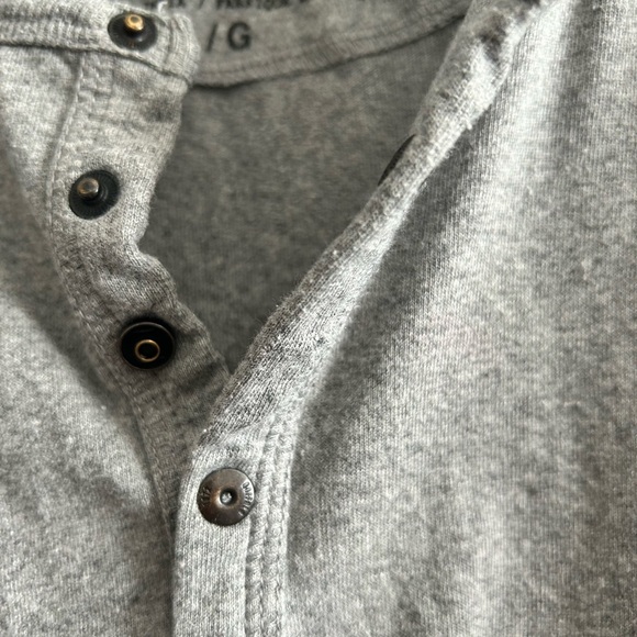 Buffalo David Bitton Light Gray Henley Tee- large- lightly used - Picture 7 of 9